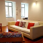 Ly\'S House In Lisbon
